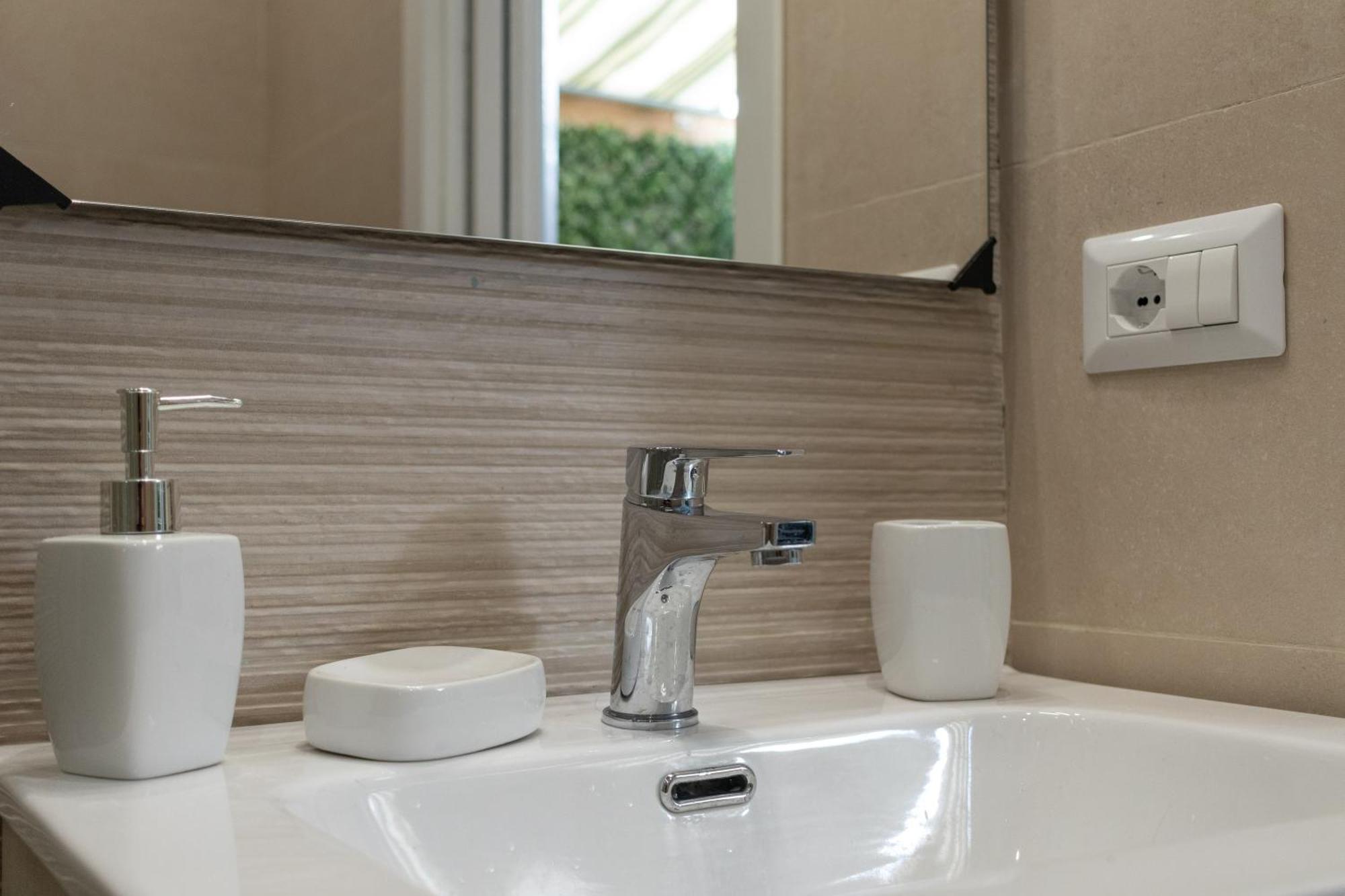 בארי Eralight21 Apartments מראה חיצוני תמונה